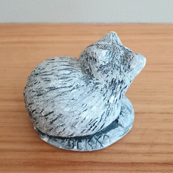 Vintage Mt St Helens Ash Signed Bekka Racoon Figurine Handcrafted 2.25" - Picture 2 of 8